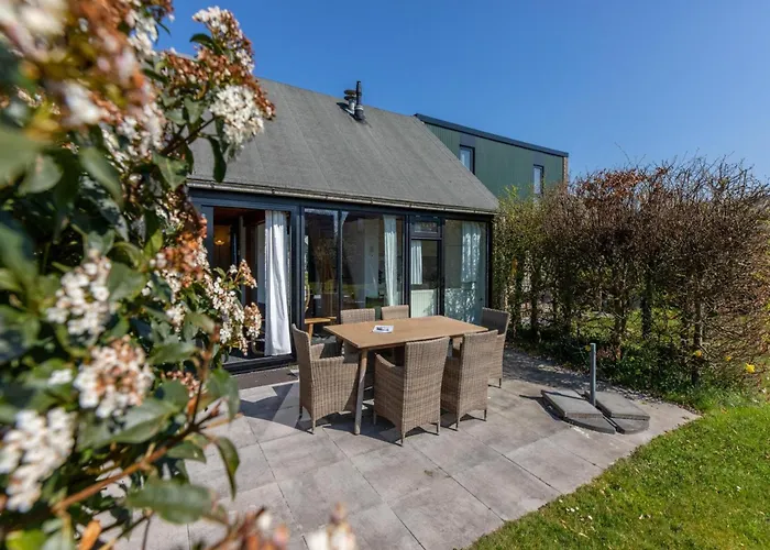 Nice Holiday Home In Burgh Haamstede Near Beach